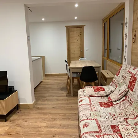 Apartment 4p Au Pied Des Pistes, Refait A Neuf, La Plagne, Avec Wifi *